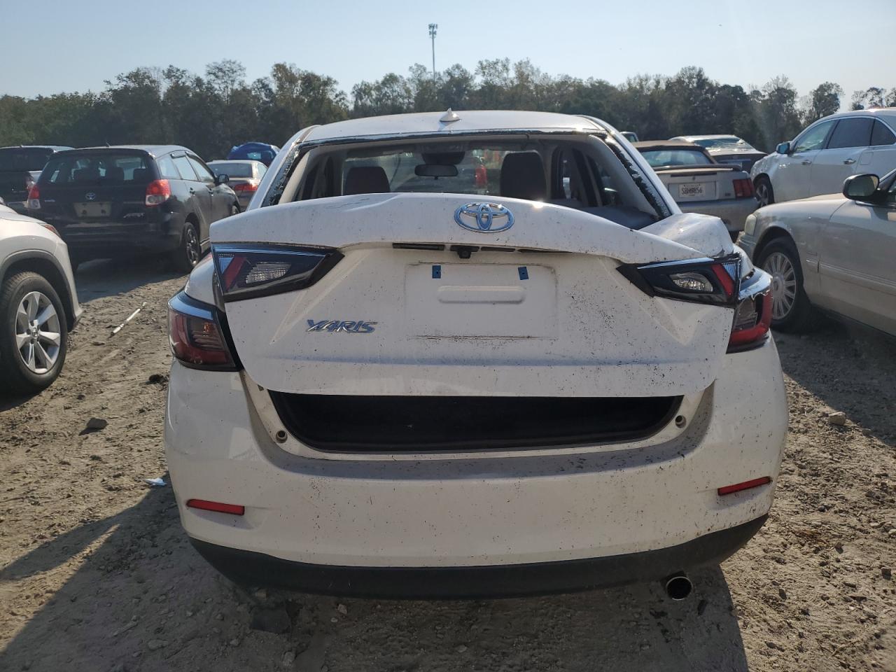 3MYDLBYV1KY520707 2019 Toyota Yaris L