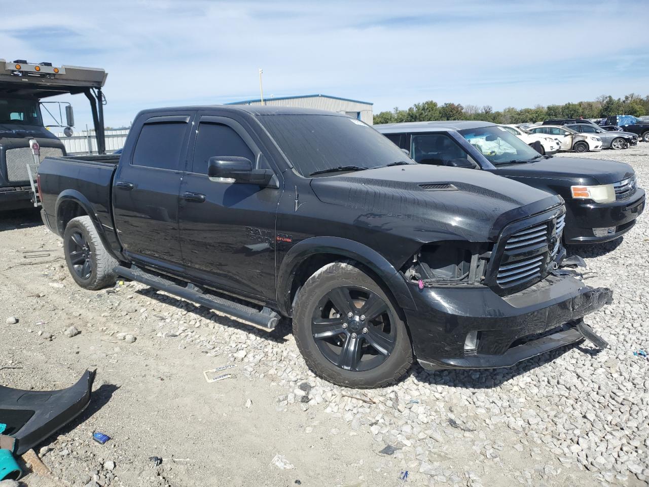 2016 RAM 1500 - Image 4