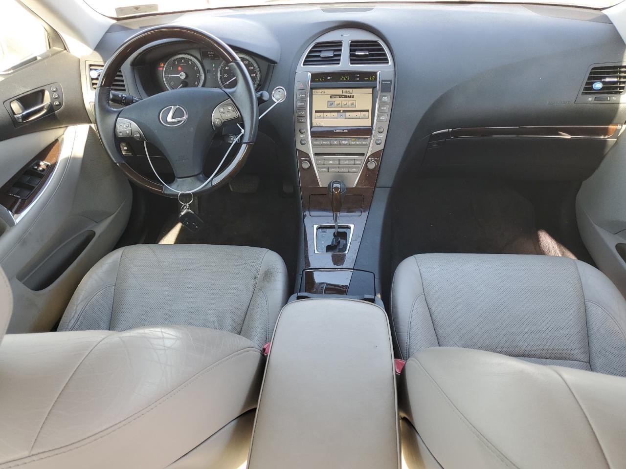 2012 Lexus ES - Image 8