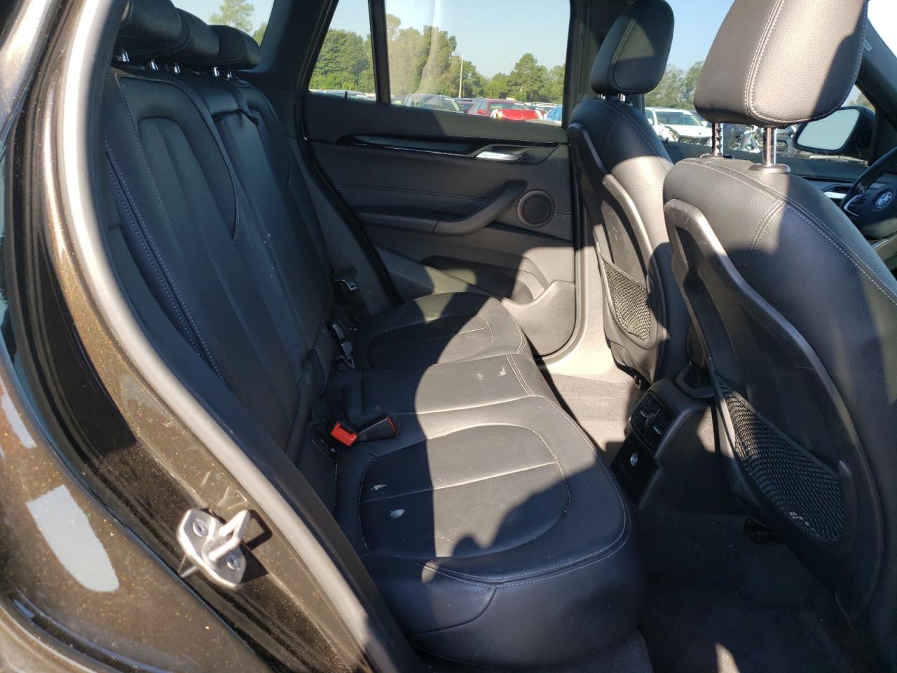2016 BMW X1 - Image 12