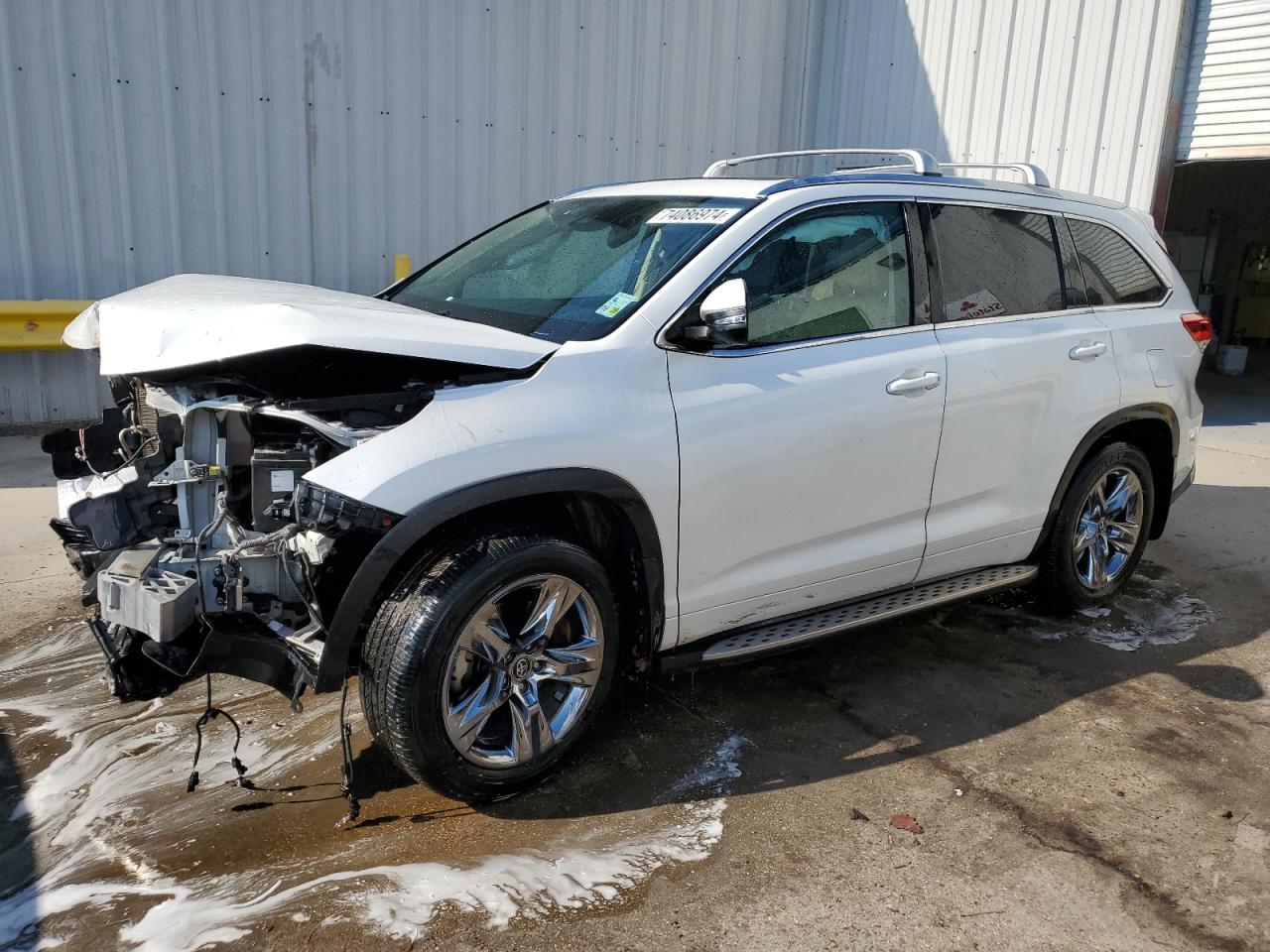 5TDYZRFH7JS264342 2018 TOYOTA HIGHLANDER - Image 1