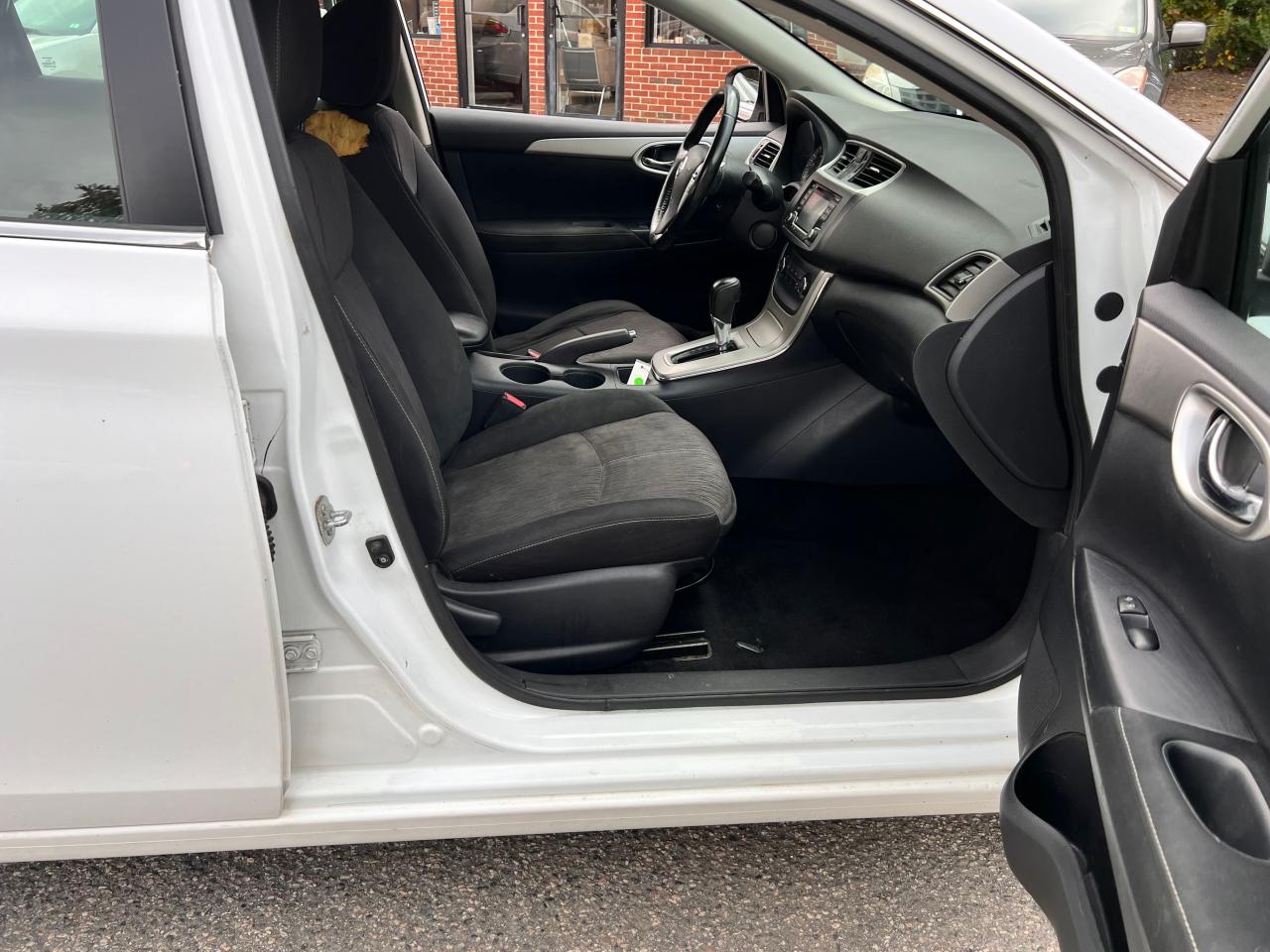 2015 Nissan Sentra - Image 5
