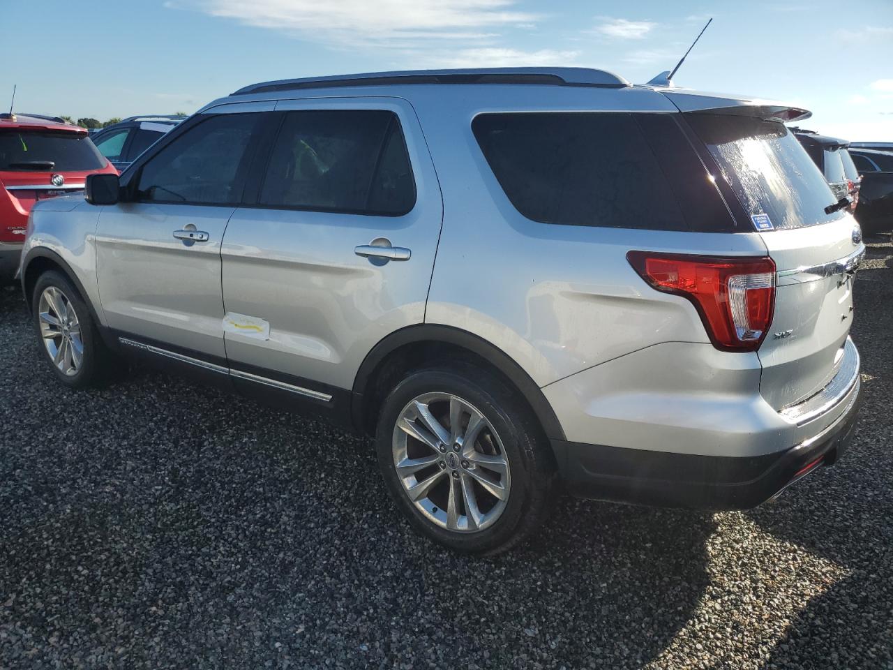 1FM5K7D8XJGB97966 2018 FORD EXPLORER - Image 2