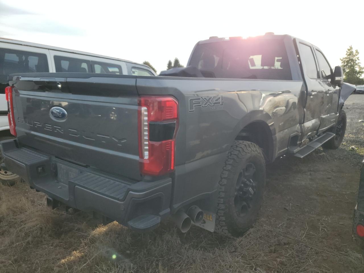 2023 Ford F250 - Image 3