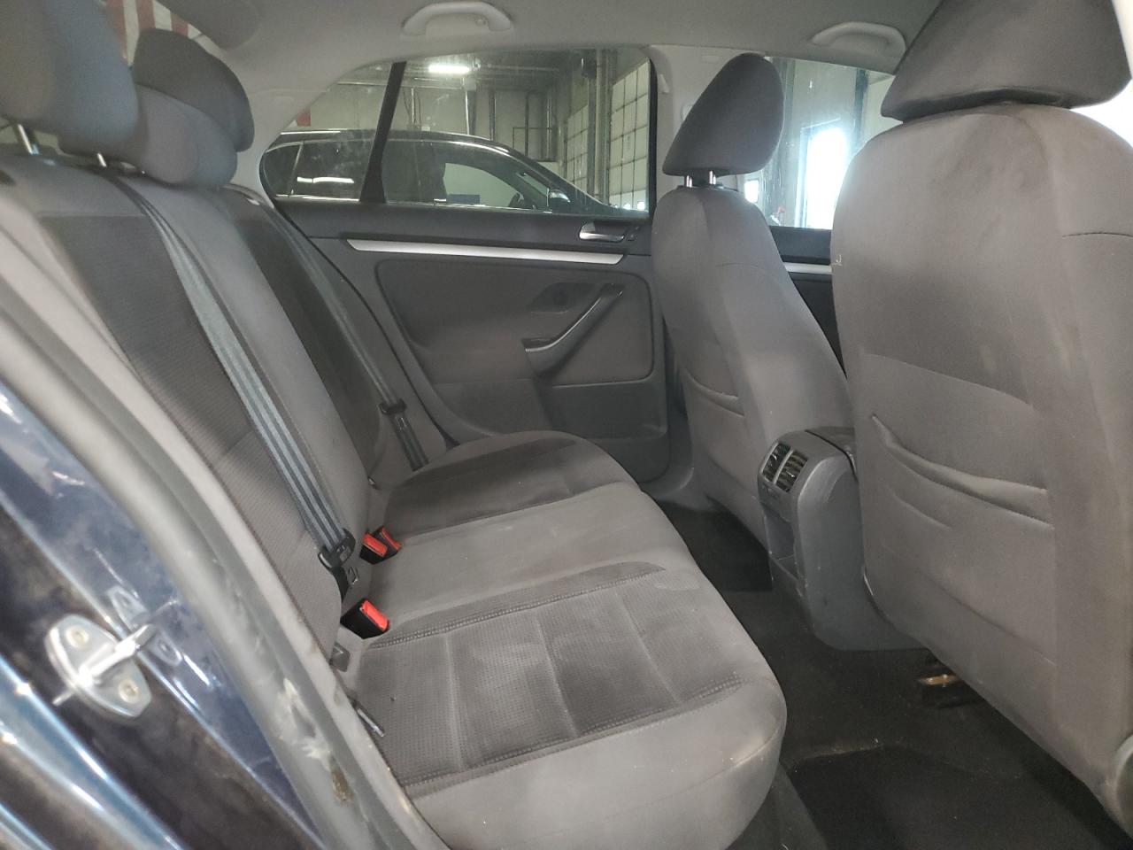 2009 Volkswagen Jetta - Image 10