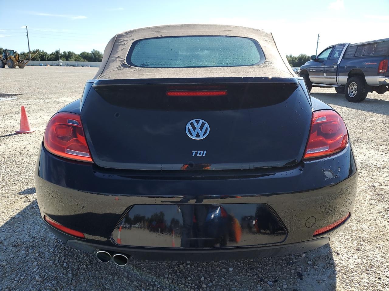 2013 Volkswagen Beetle VIN: 3VW5L7AT0DM802756 Lot: 74003414