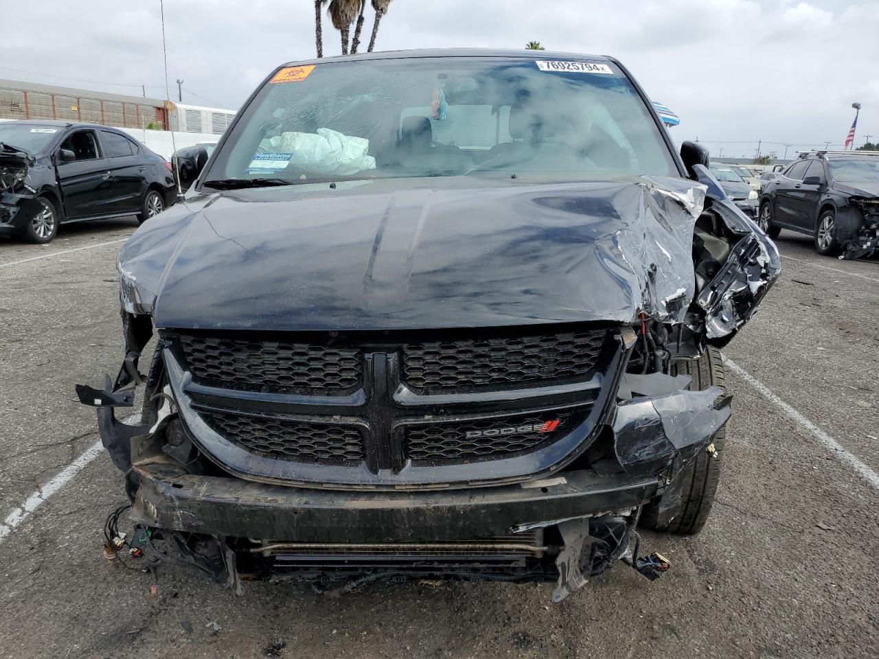 2018 Dodge Caravan - Image 5