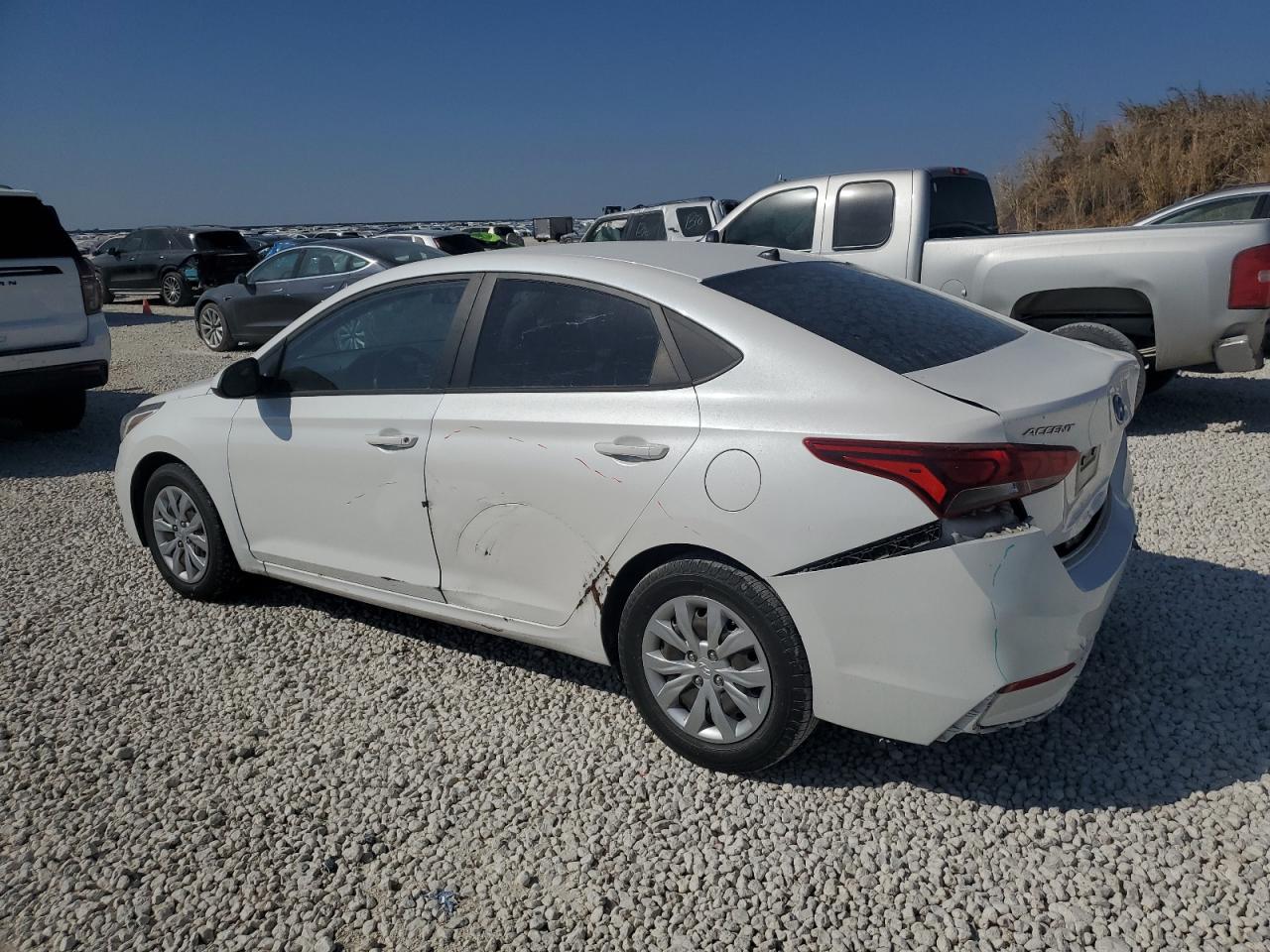 VIN 3KPC24A38KE057693 2019 HYUNDAI ACCENT no.2