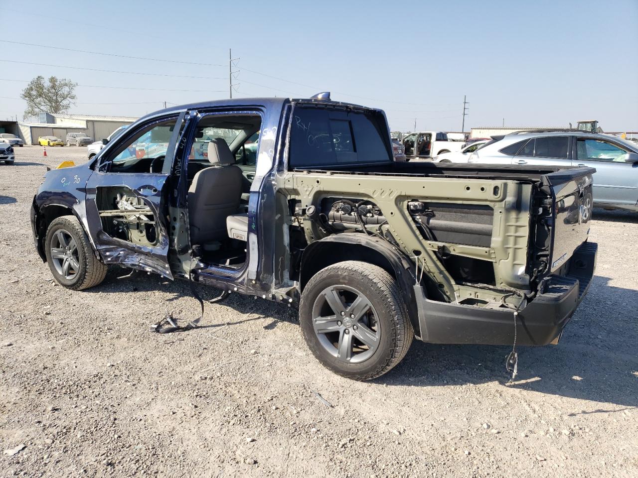 2022 Honda Ridgeline - Image 2