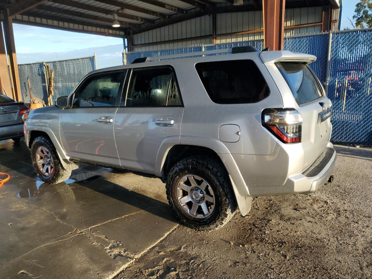 2015 Toyota 4Runner - Image 2
