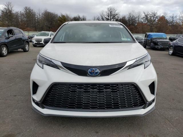  TOYOTA SIENNA 2022 Білий
