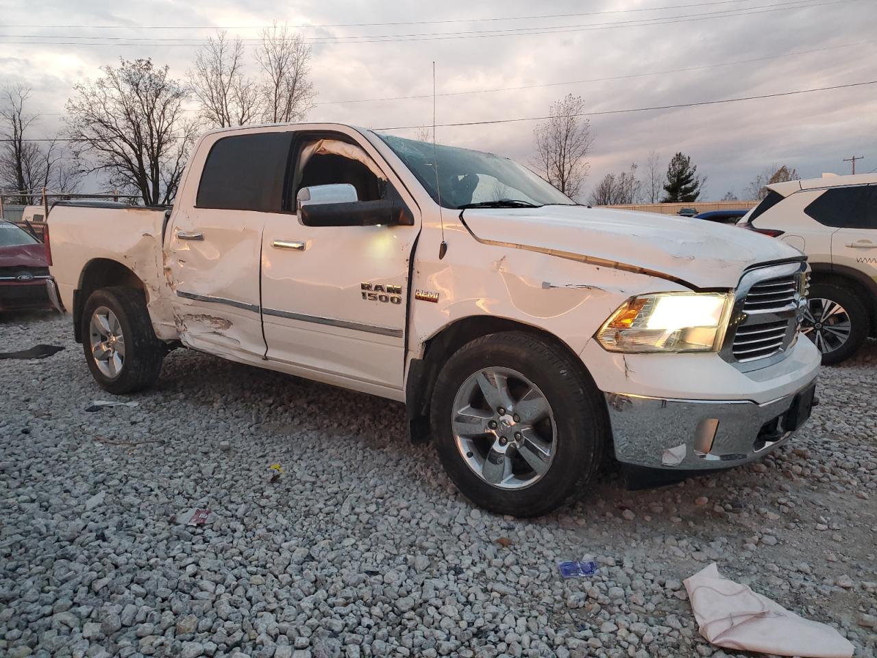 2015 RAM 1500 - Image 4