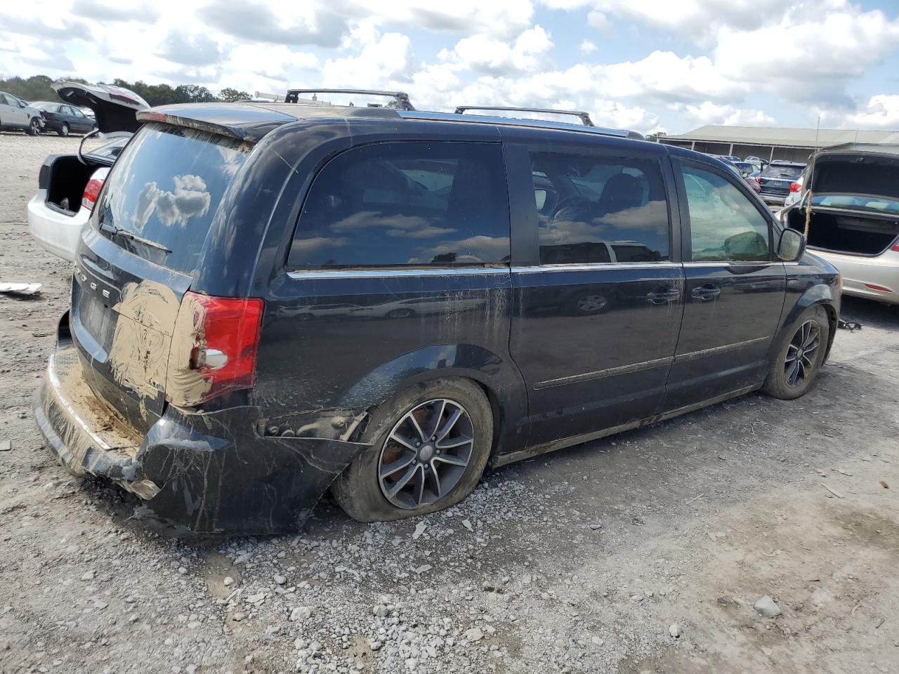 2C4RDGCG4HR624687 2017 Dodge Grand Caravan Sxt