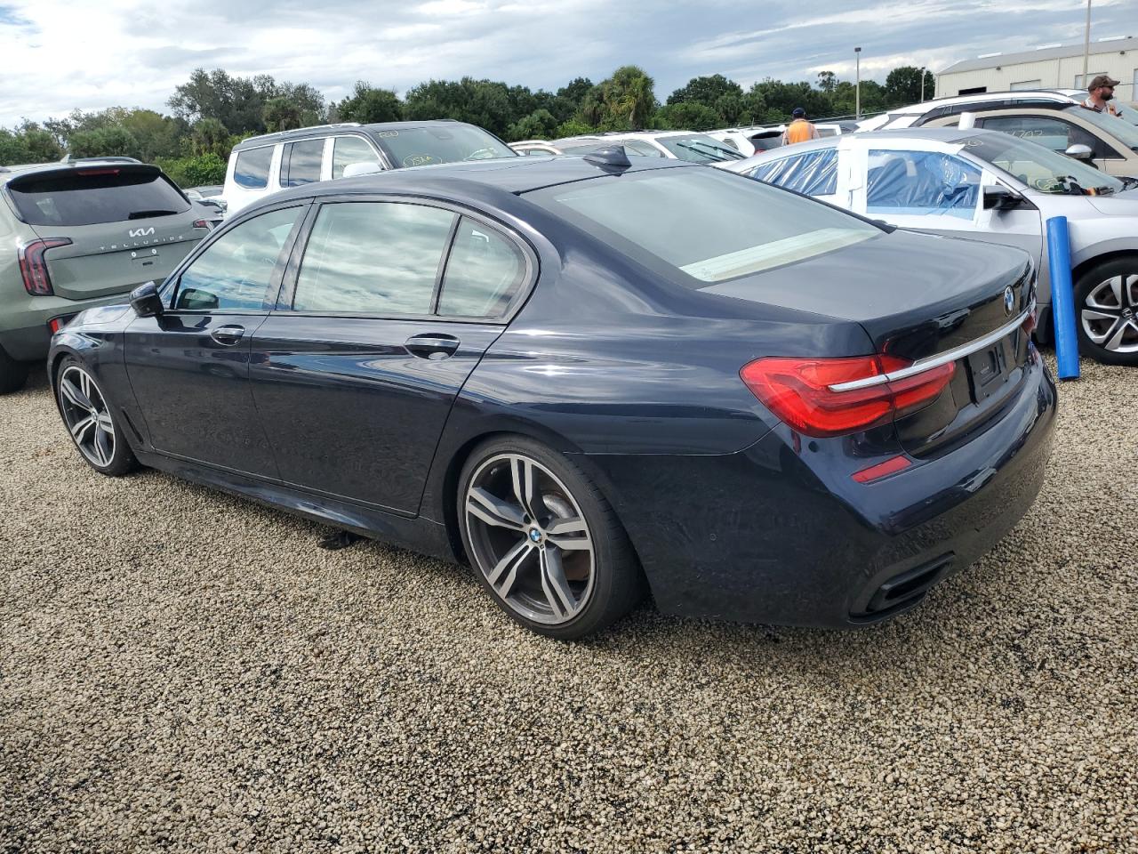 WBA7F0C58GGM20690 2016 BMW 7 SERIES - Image 2