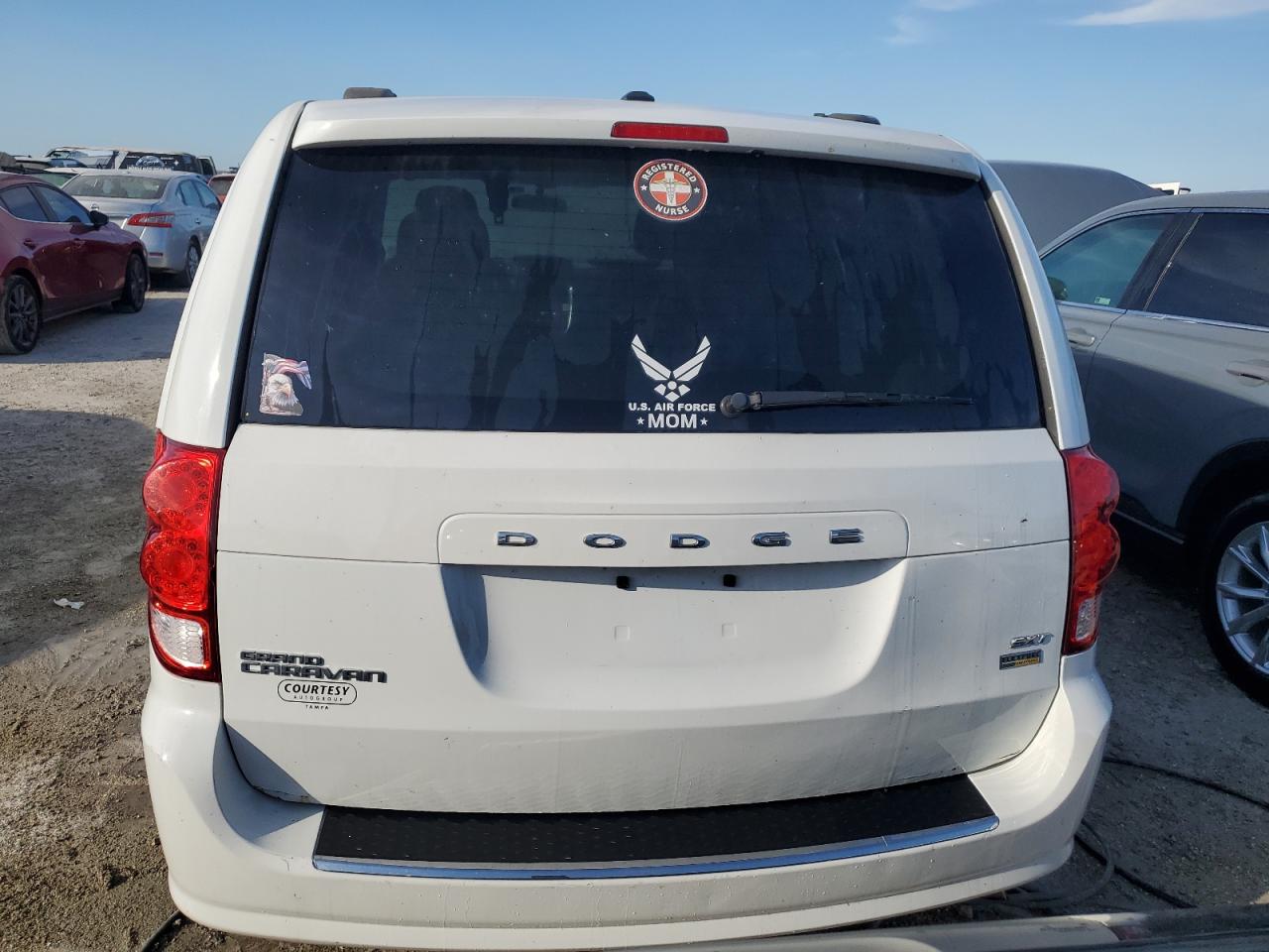 2C4RDGCG1GR339105 2016 Dodge Grand Caravan Sxt