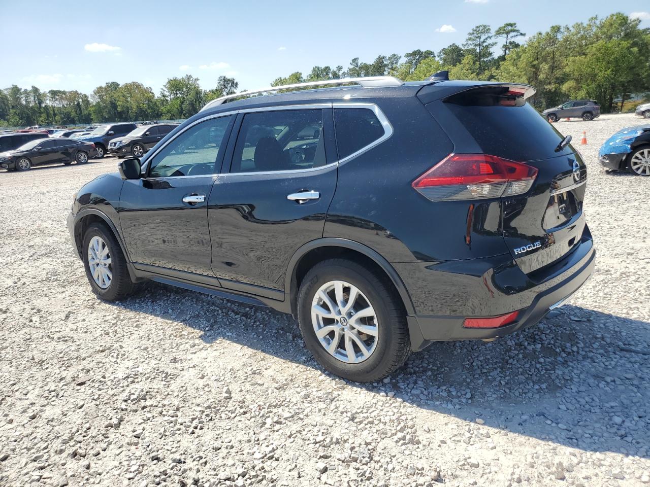 5N1AT2MT4JC700899 2018 NISSAN ROGUE - Image 2