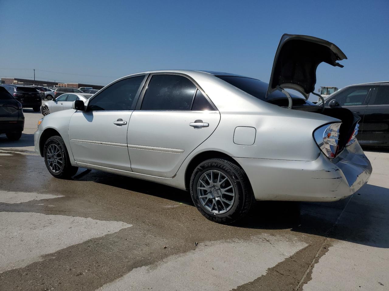 2004 Toyota Camry - Image 2