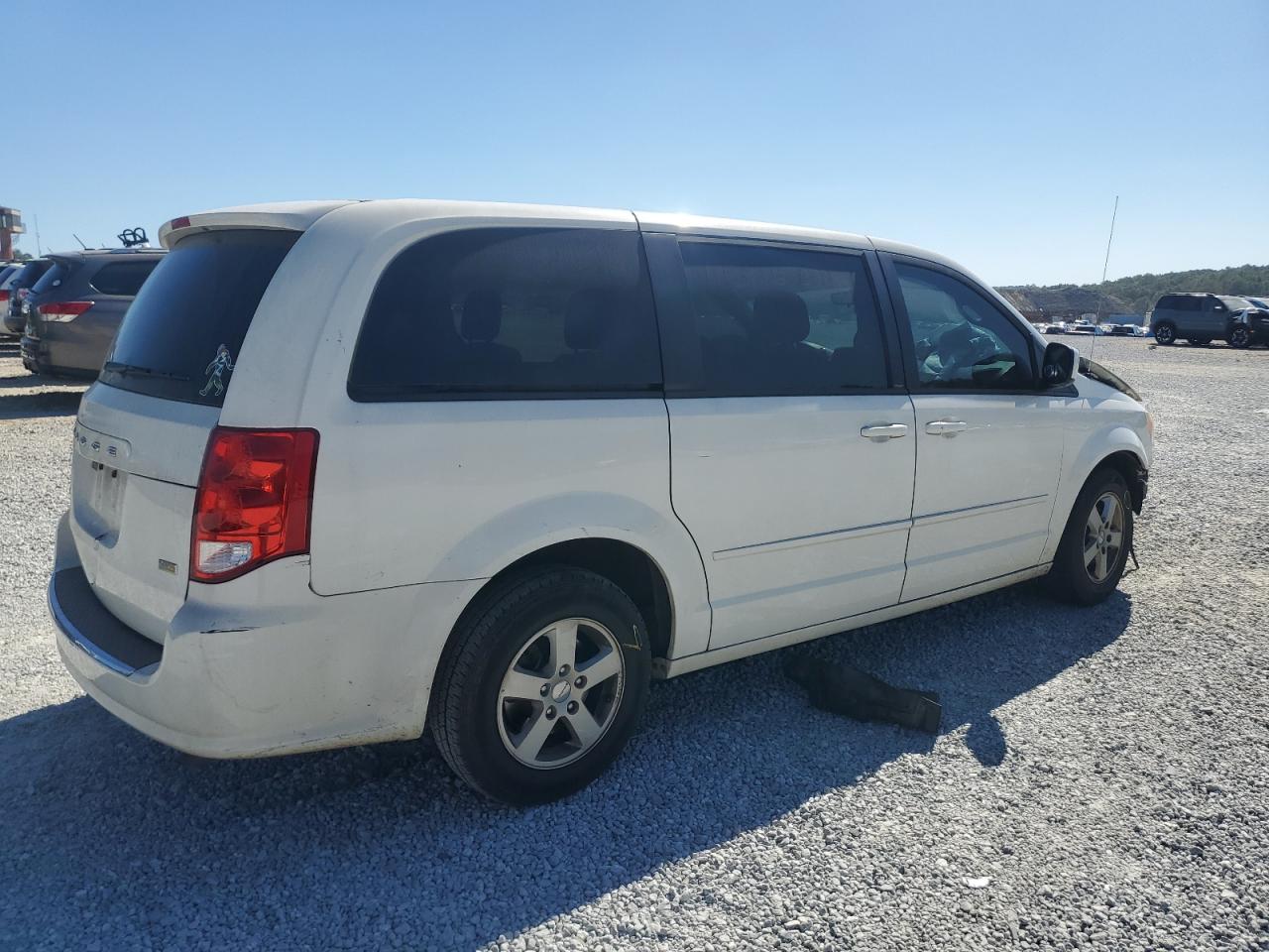 2012 Dodge Caravan - Image 3