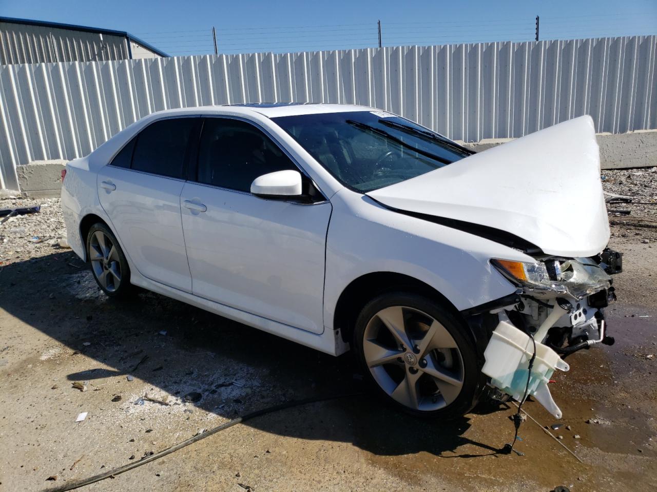 2014 Toyota Camry - Image 4