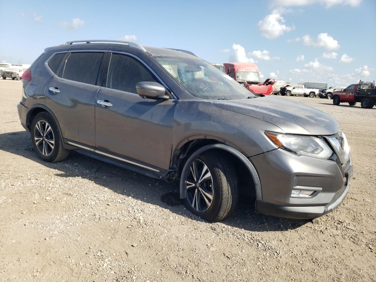2018 Nissan Rogue - Image 4