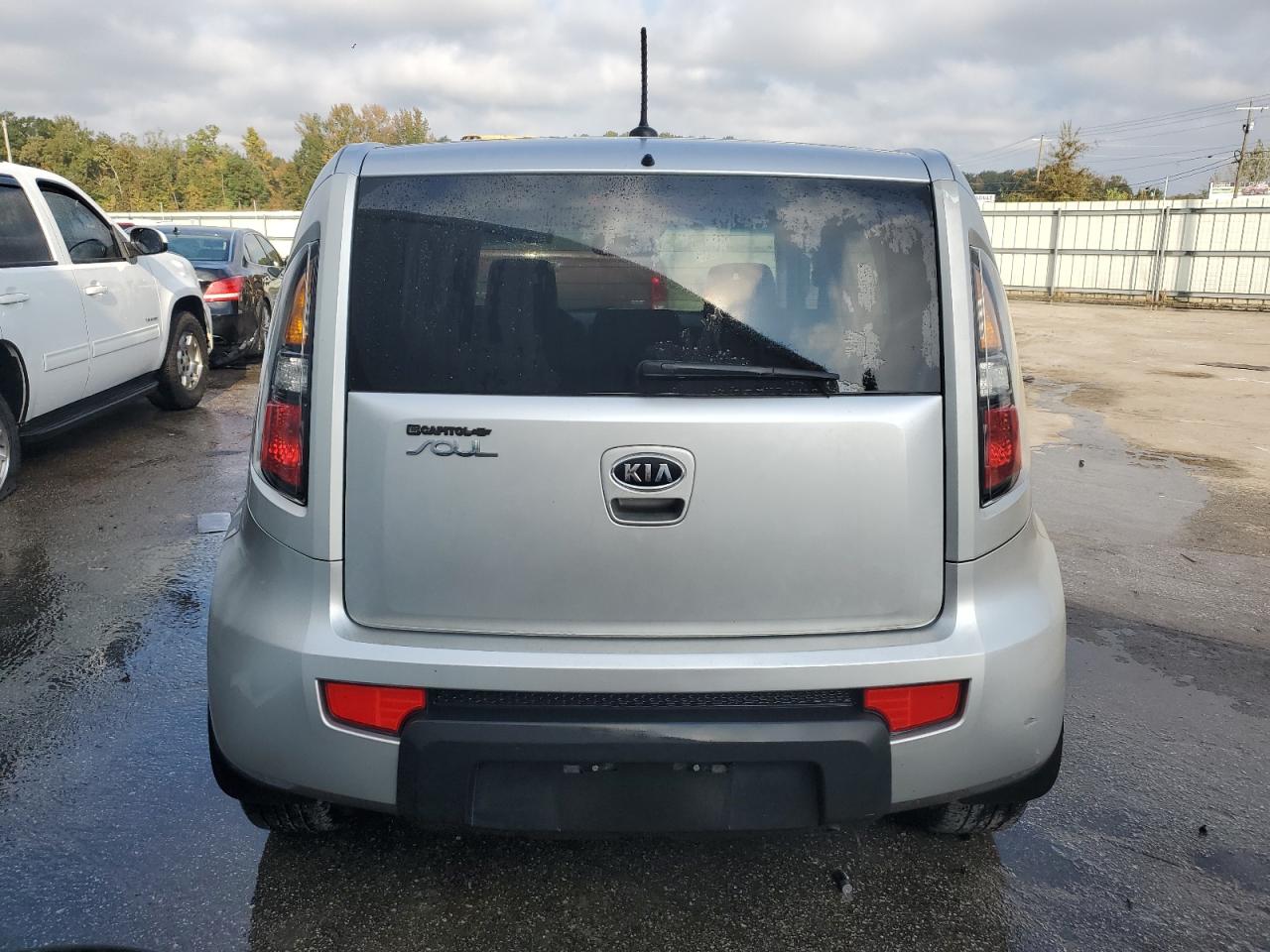 2010 Kia Soul + VIN: KNDJT2A26A7131028 Lot: 78218504