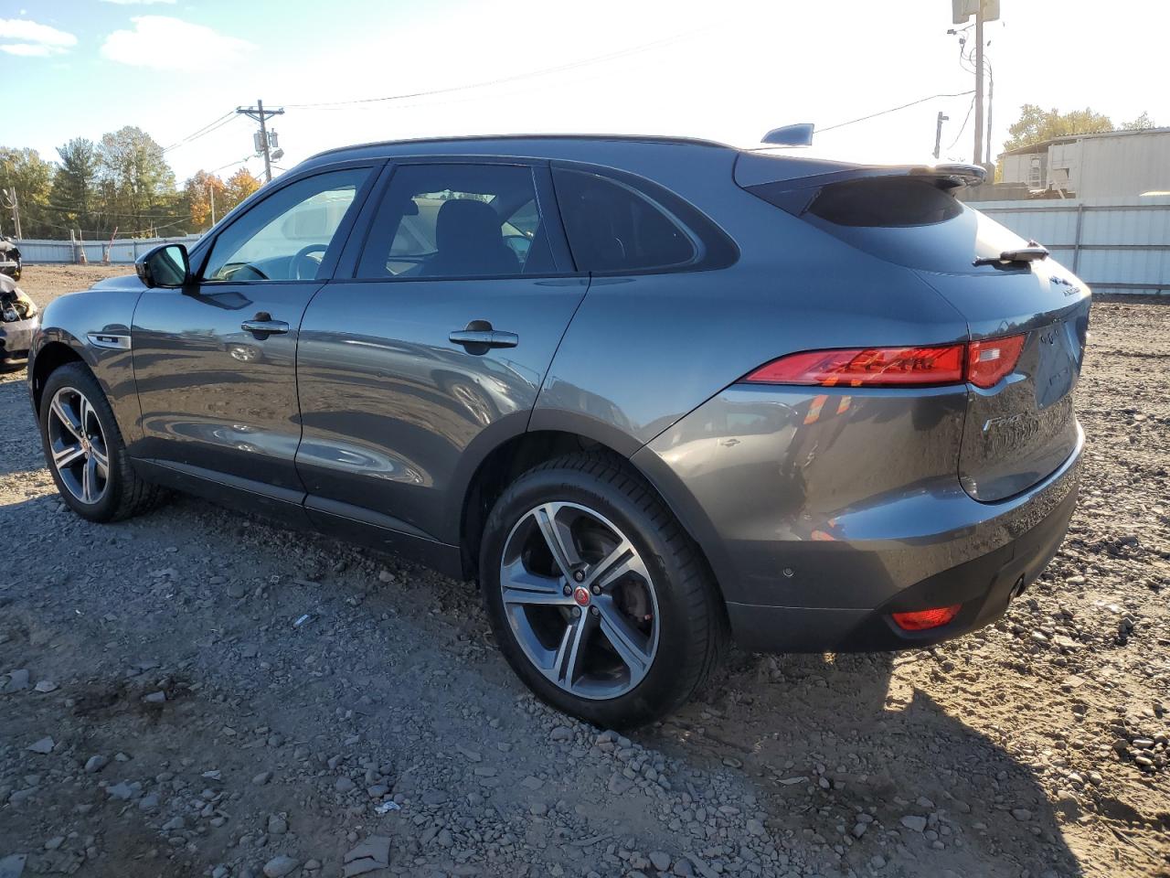 SADCL2BV0HA091788 2017 Jaguar F-Pace R - Sport