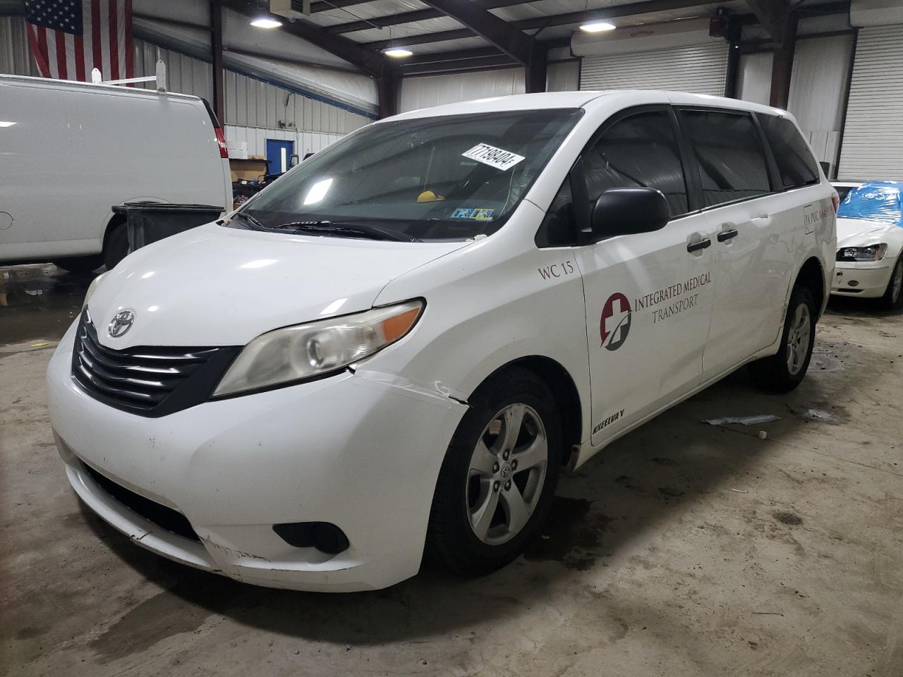 2016 Toyota Sienna იყიდება West Mifflin-ში, PA - Side