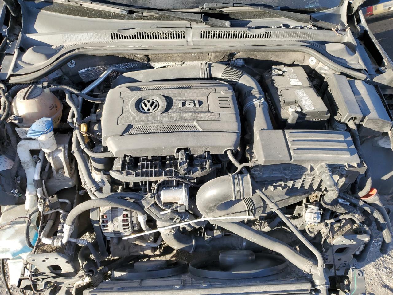 2015 Volkswagen Jetta - Image 11