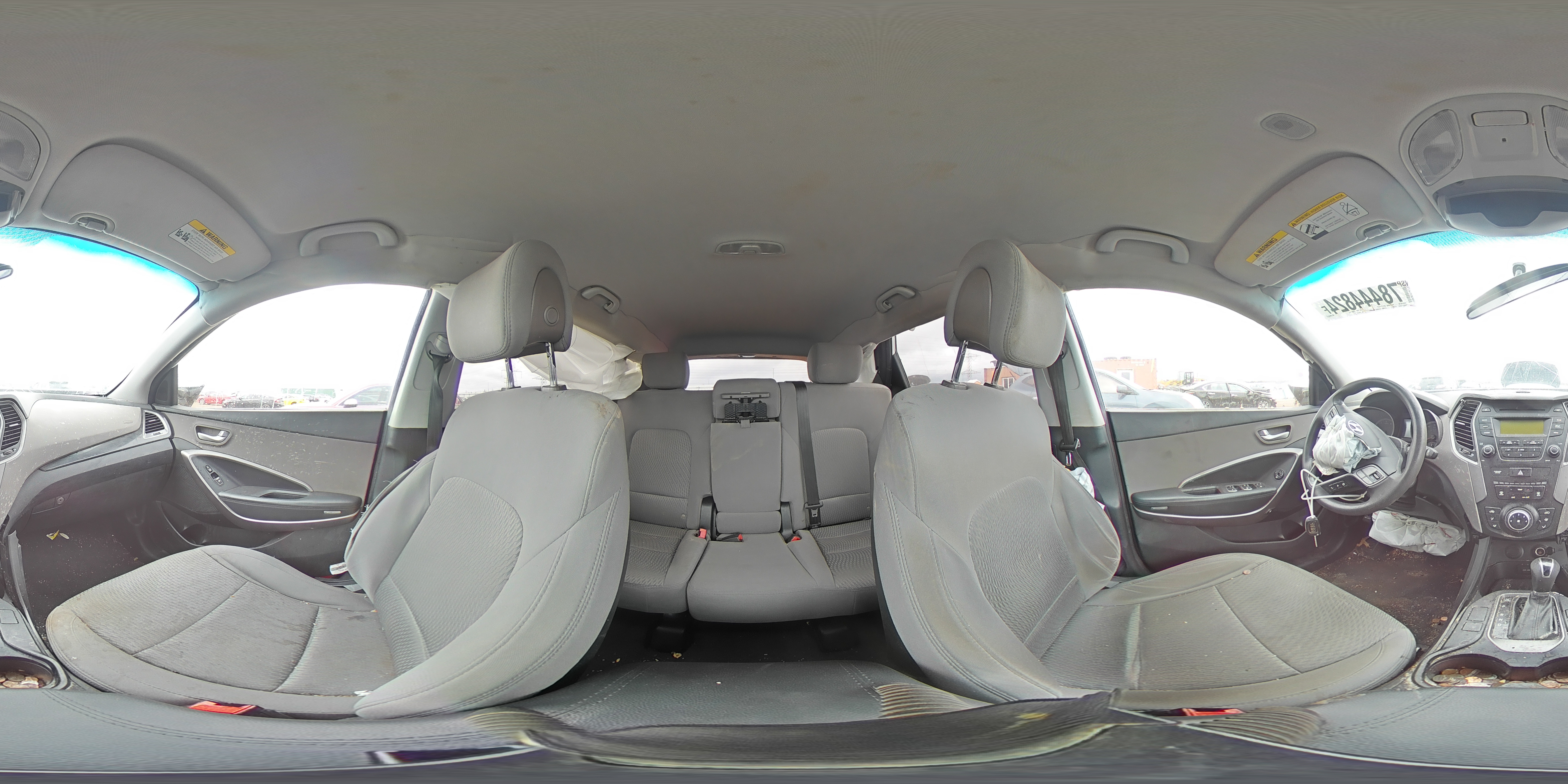 2015 Hyundai Santa Fe - Image 13