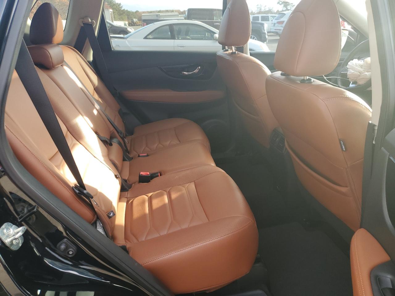 2019 Nissan Rogue - Image 11
