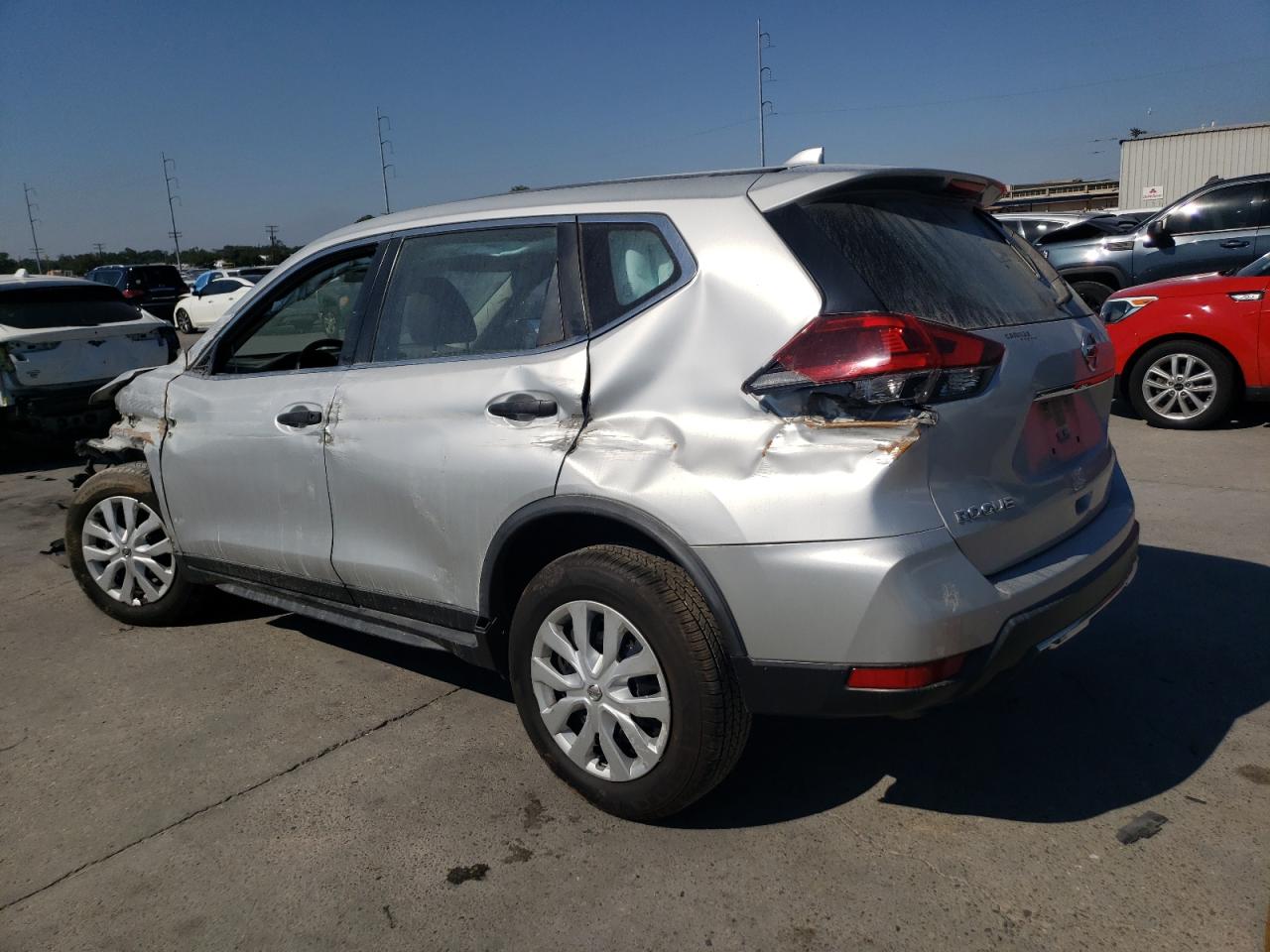 2019 Nissan Rogue - Image 2