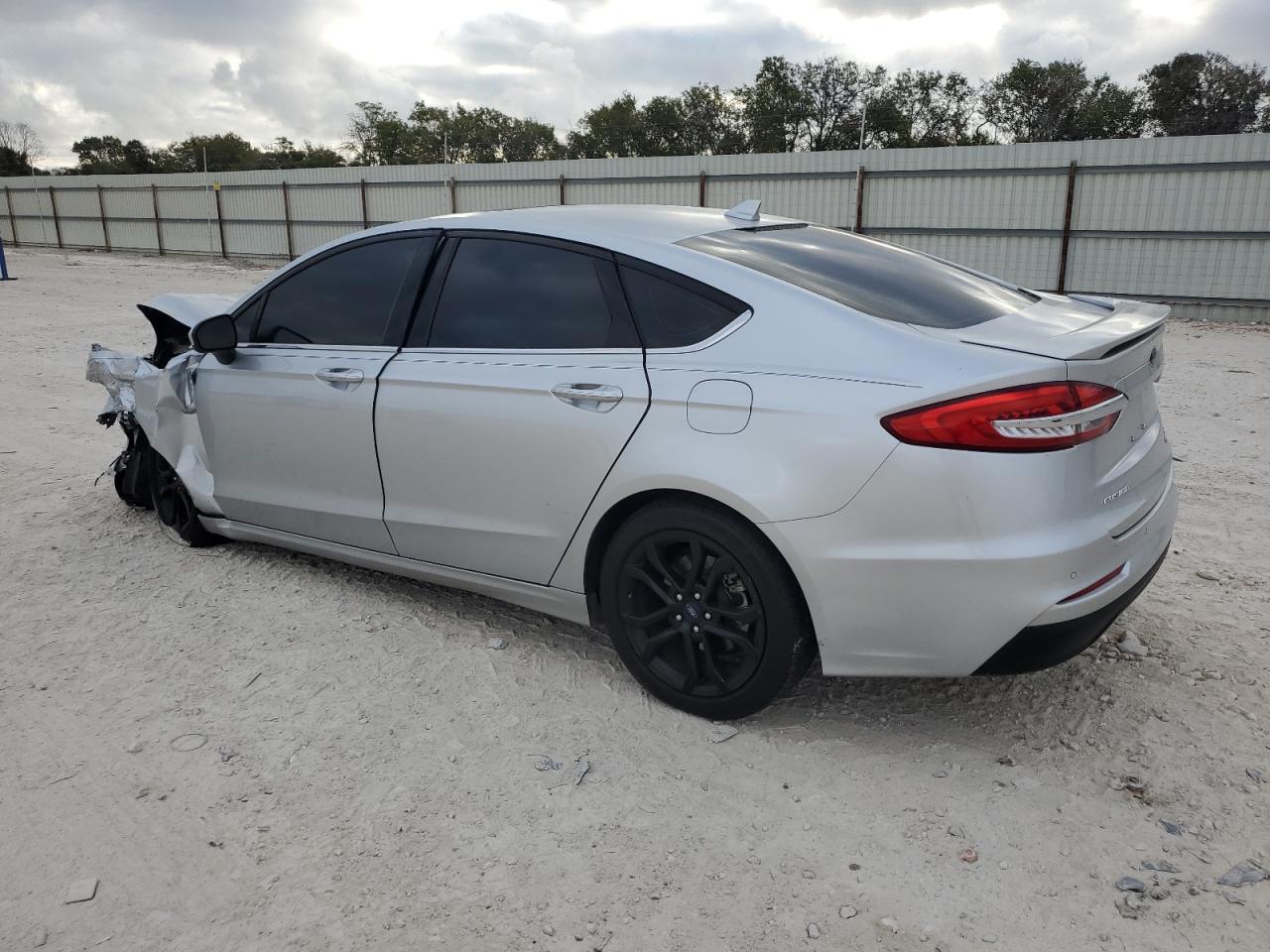 2019 Ford Fusion - Image 2