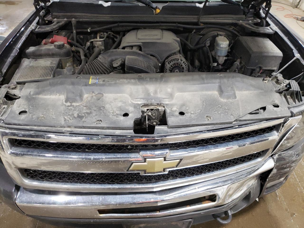 2010 Chevrolet Silverado - Image 11