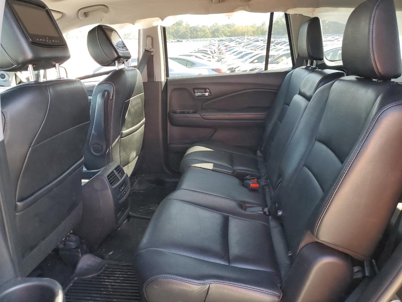 2016 Honda Pilot - Image 11