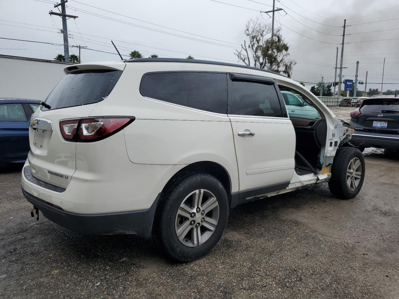 2015 Chevrolet Traverse - Image 3