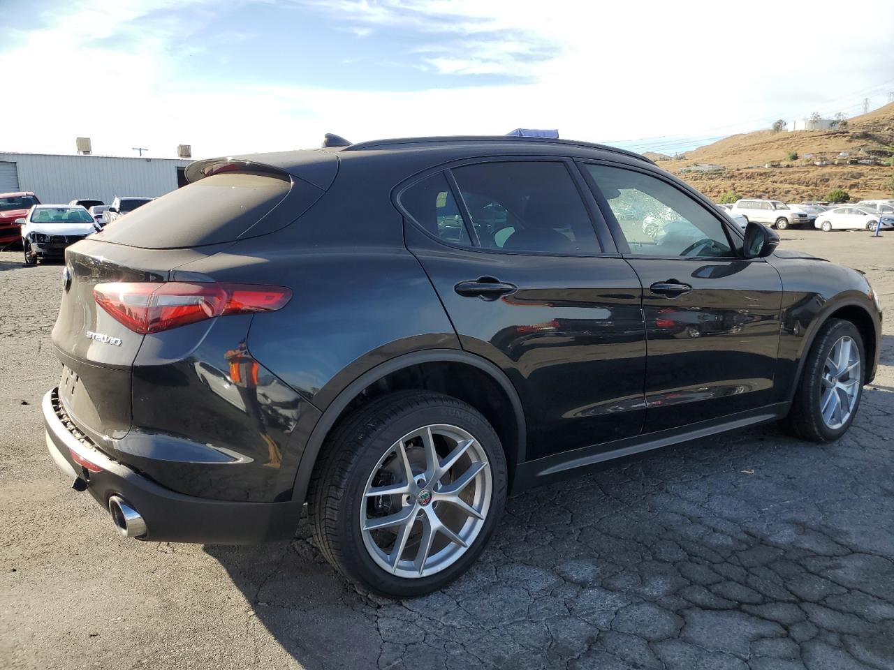 VIN ZASPAJAN8K7C39339 2019 ALFA ROMEO STELVIO no.3