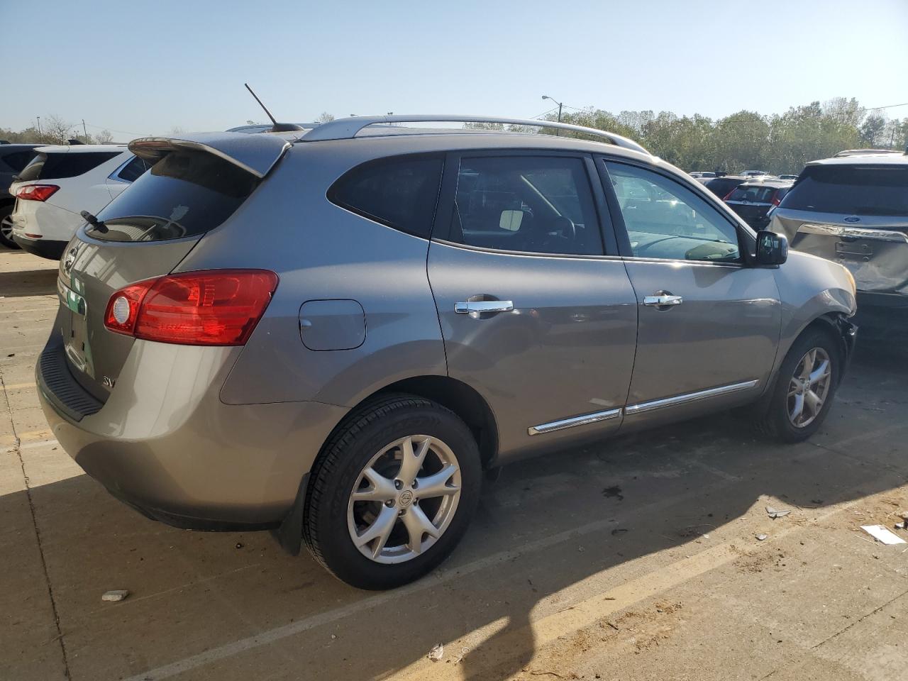 2011 Nissan Rogue - Image 3