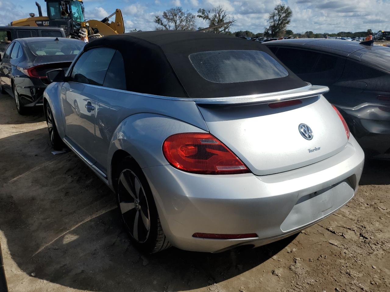 2013 Volkswagen Beetle - Image 2