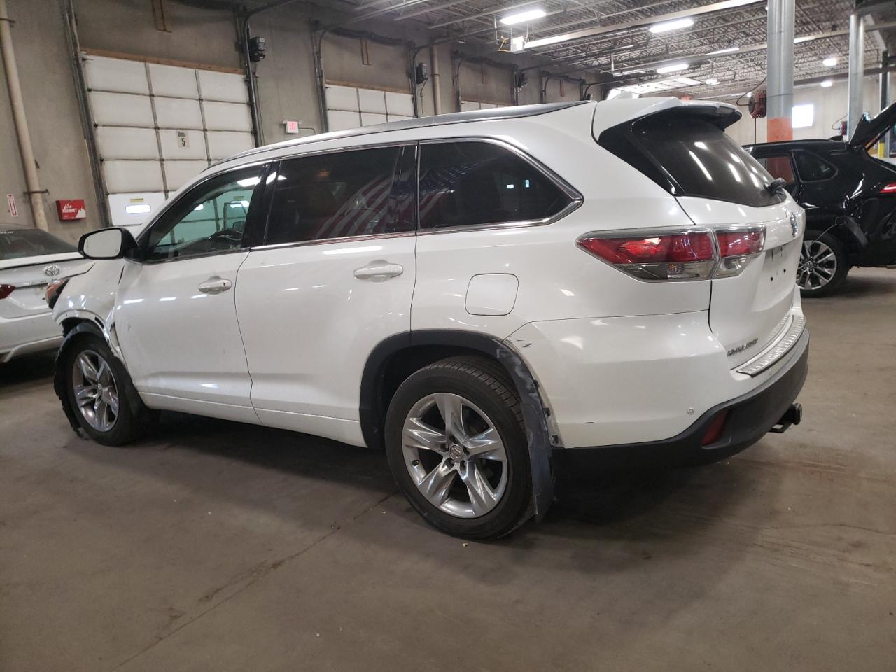 5TDDKRFH2FS142790 2015 TOYOTA HIGHLANDER - Image 2