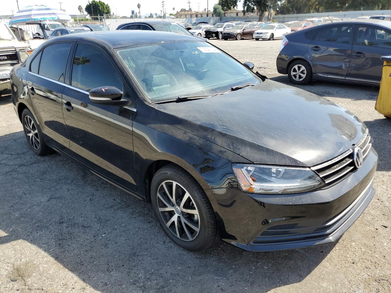 2017 Volkswagen Jetta - Image 4