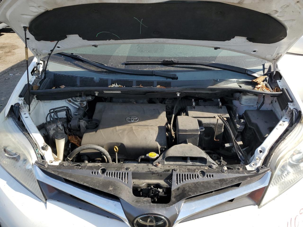 2011 Toyota Sienna - Image 12