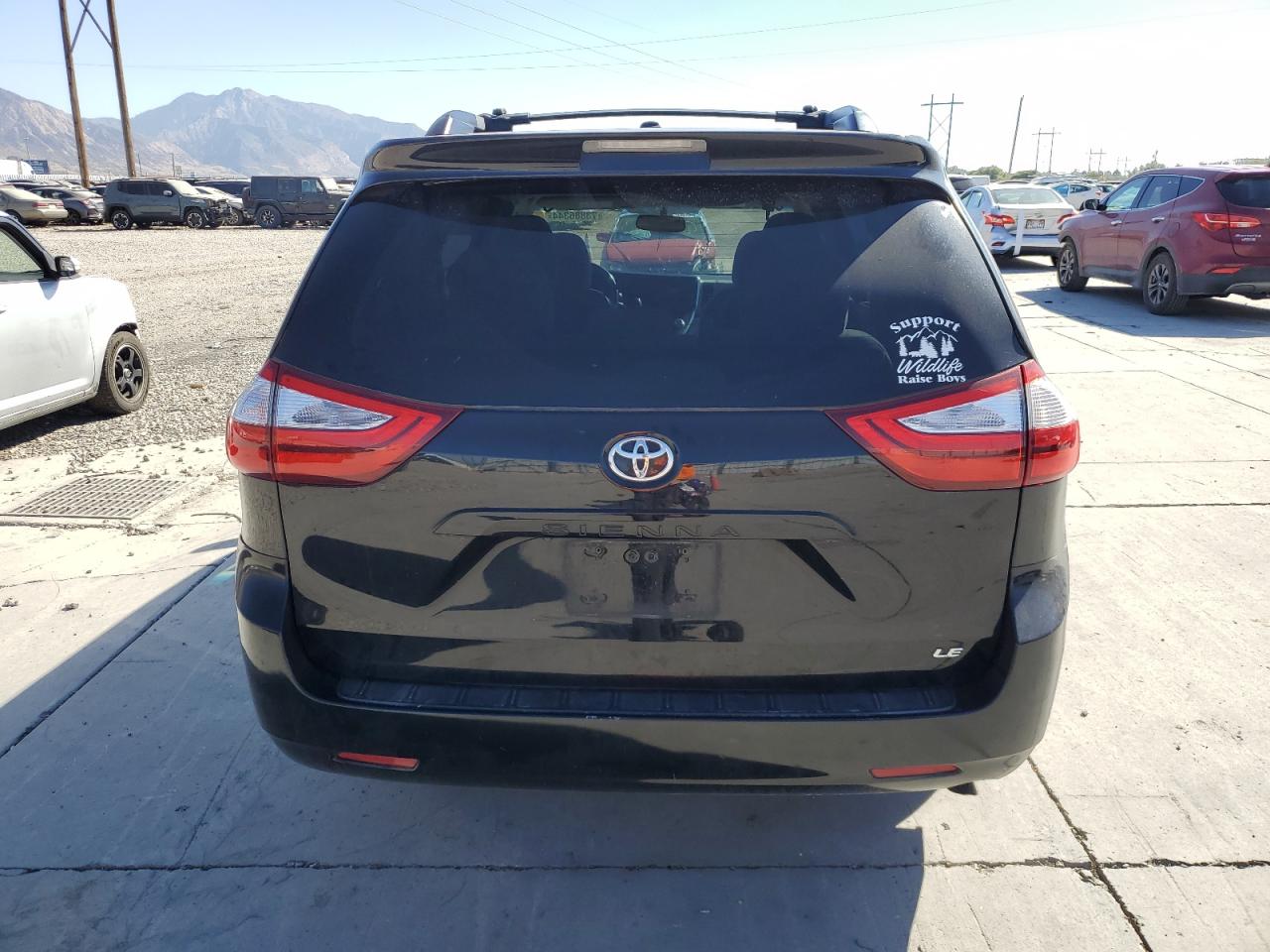 5TDKZ3DC7HS848888 2017 Toyota Sienna Le