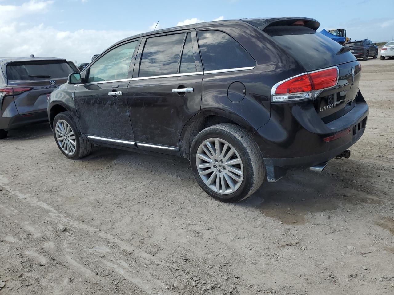 VIN 2LMDJ8JKXFBL32001 2015 LINCOLN MKX no.2