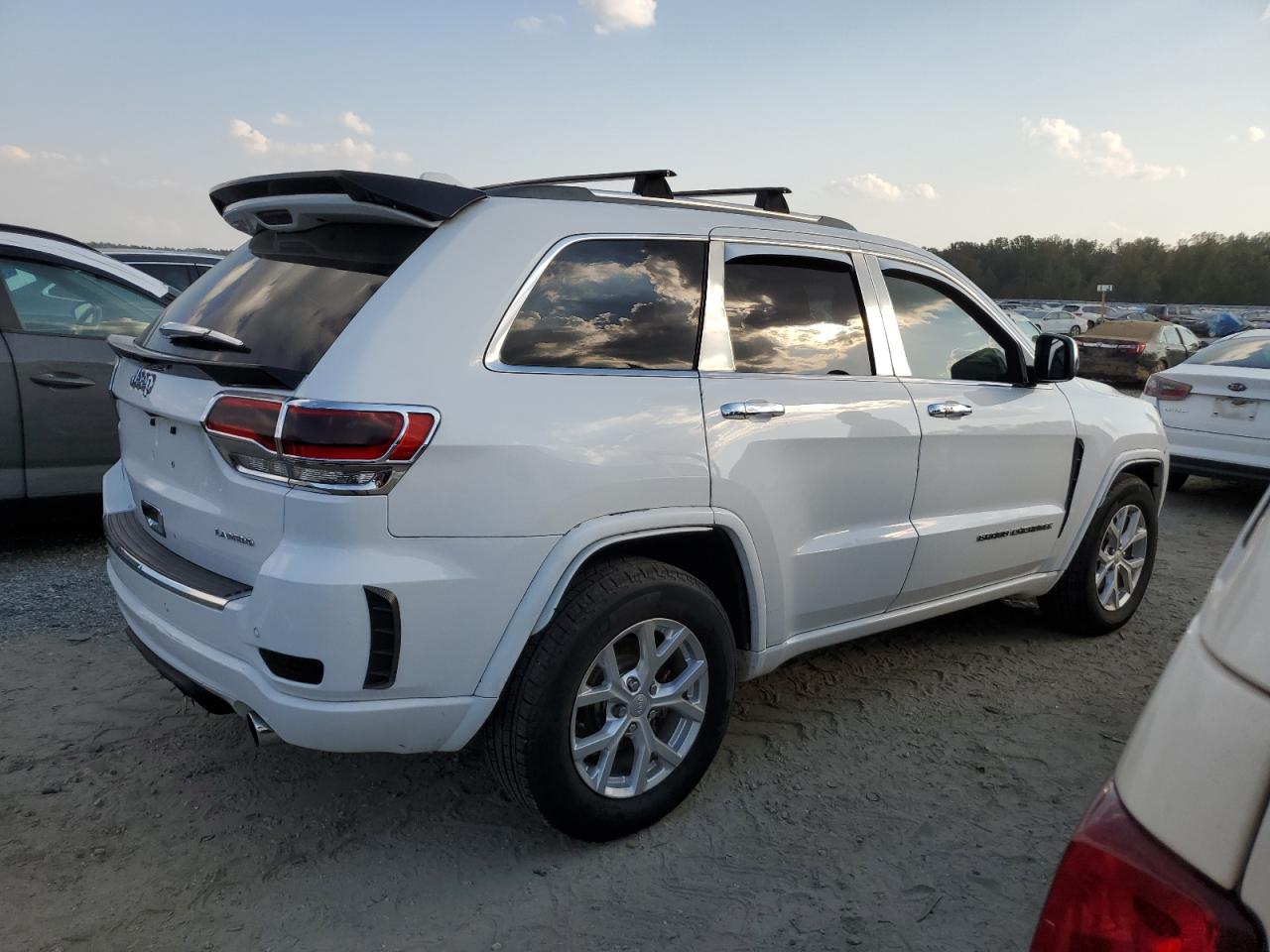 2018 Jeep Grand Cherokee - Image 3