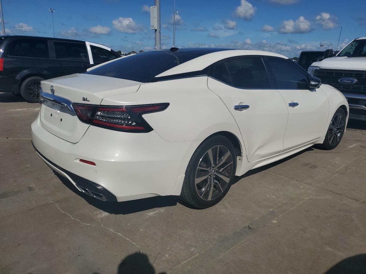 2019 Nissan Maxima - Image 3