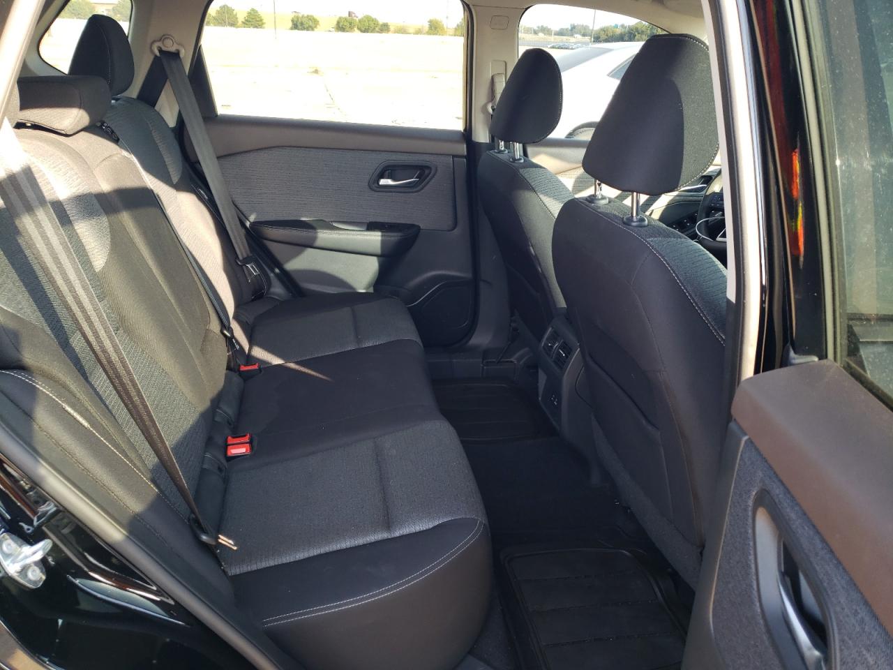 2021 Nissan Rogue - Image 11