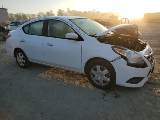  NISSAN VERSA 2018 Білий