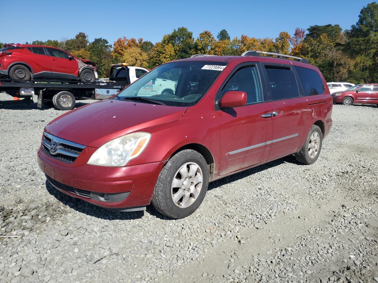 2007 Hyundai Entourage - Image 1