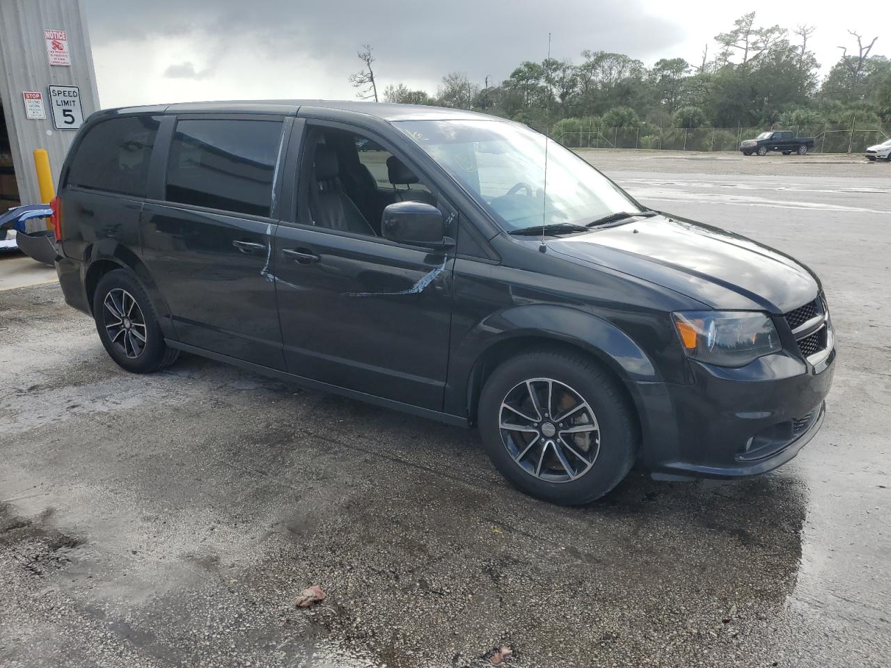 2018 Dodge Caravan - Image 4