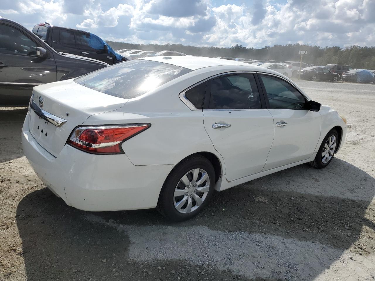 2015 Nissan Altima - Image 3